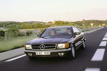 DIS(L)uj go: Mercedes W126 SEC z 3-litrowym dieslem. Szukamy sensu i definicji szpanu
