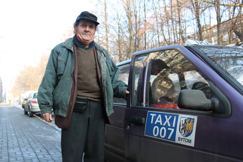 Jeździł Wołgą w dieslu, Mercedesem S-klasą, a teraz małym Tico. Taksówkarz z Bytomia pomaga ludziom!