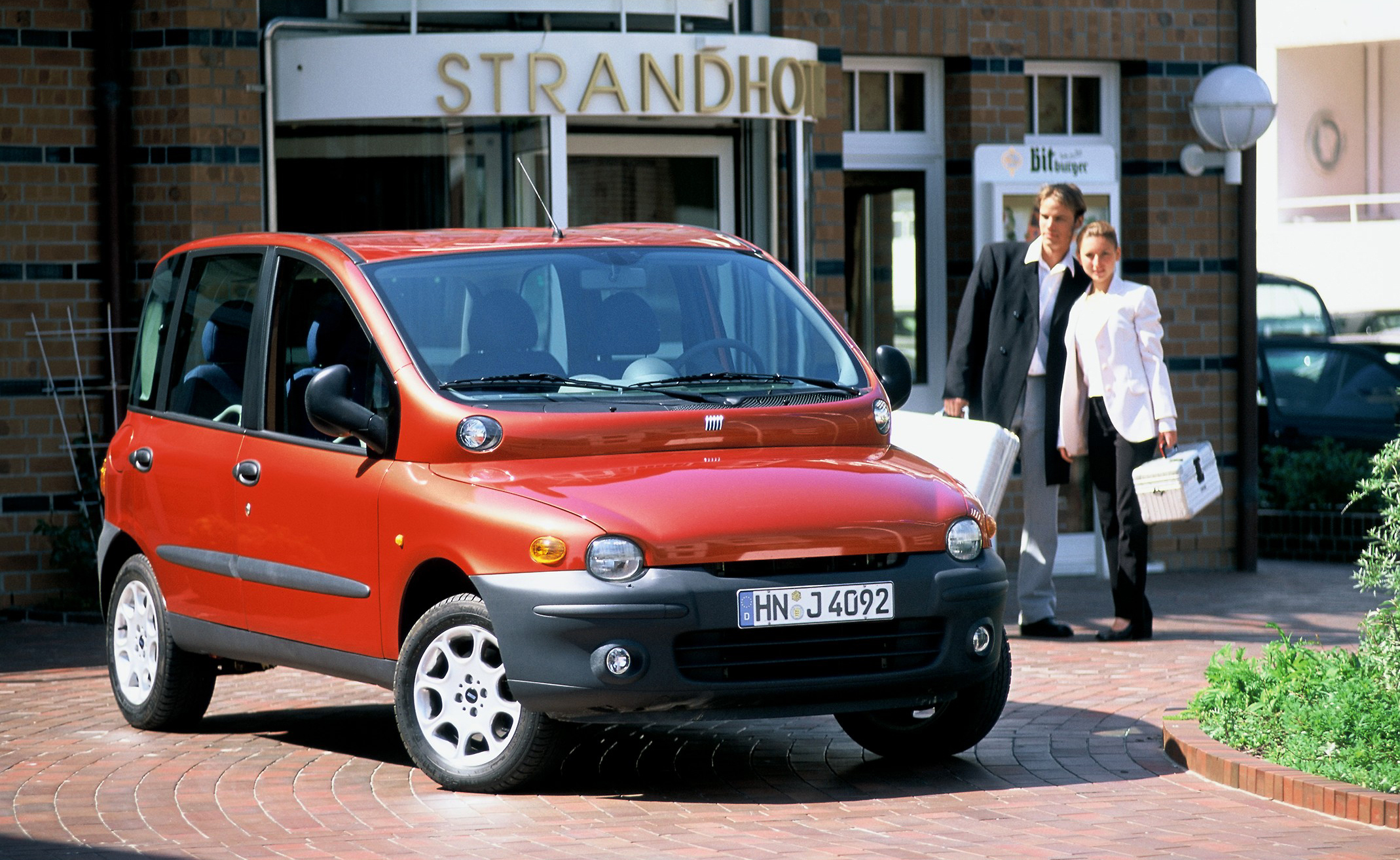 Jej Wysokość Multipla – w 1998 roku rozpoczęto produkcję Fiata Multipli. Minęły 23 lata od premiery „najbrzydszego auta świata”!