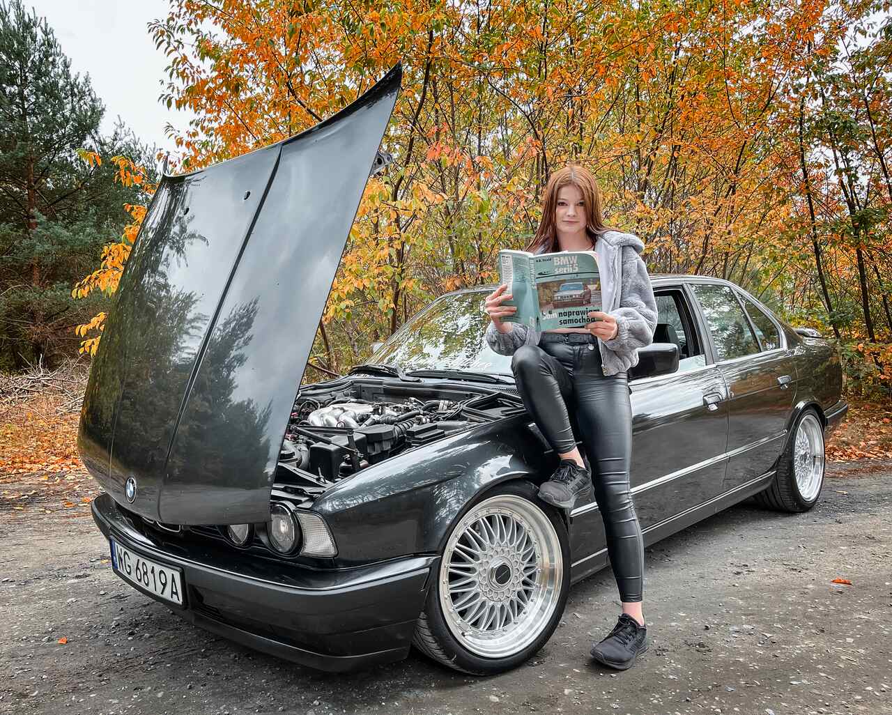 Julia i jej czarne BMW e34. Duża felga, własny styl. To dopiero początek motoryzacyjnej przygody!